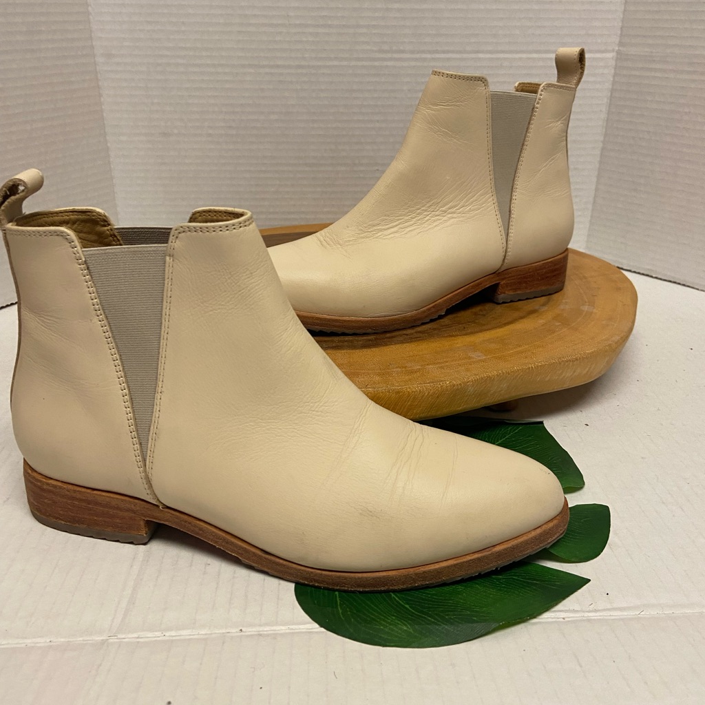 Nisolo Vanilla Leather Ankle Boots